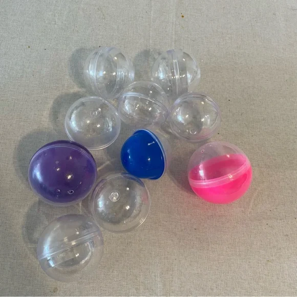 🌟10/$10 Random Capsule Containers - Picture 1 of 1